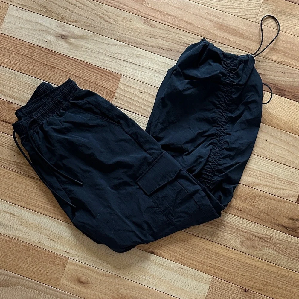 Gilly Hicks Black Cargo Jogger Wind Pants - Picture 1 of 2